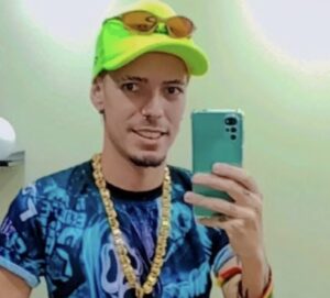 MC Styfler aposta na mistura de funk e música eletrônica para expandir sua carreira artística